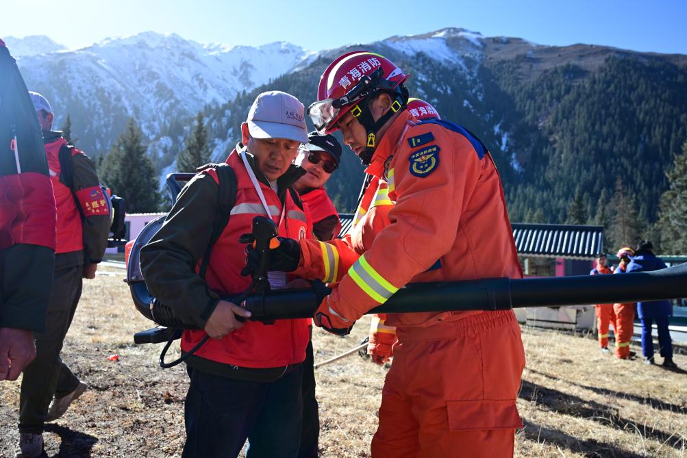 青海祁連：消防進林區 共筑“防火墻”